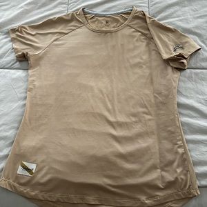 Tracksmith short sleeve session tee. Caramel in color. M